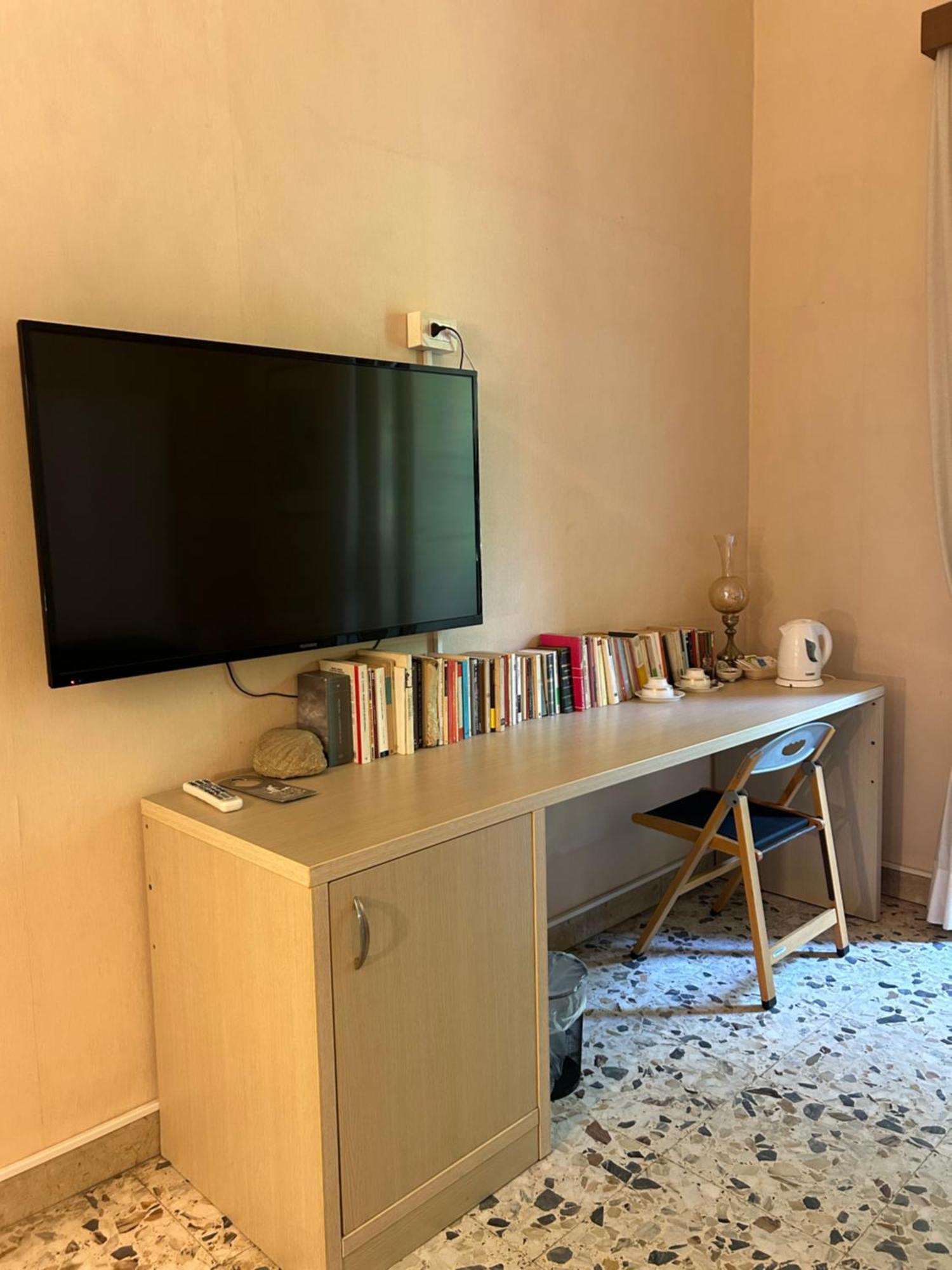 مبيت وإفطار كاتانيا Bed And Books الغرفة الصورة
